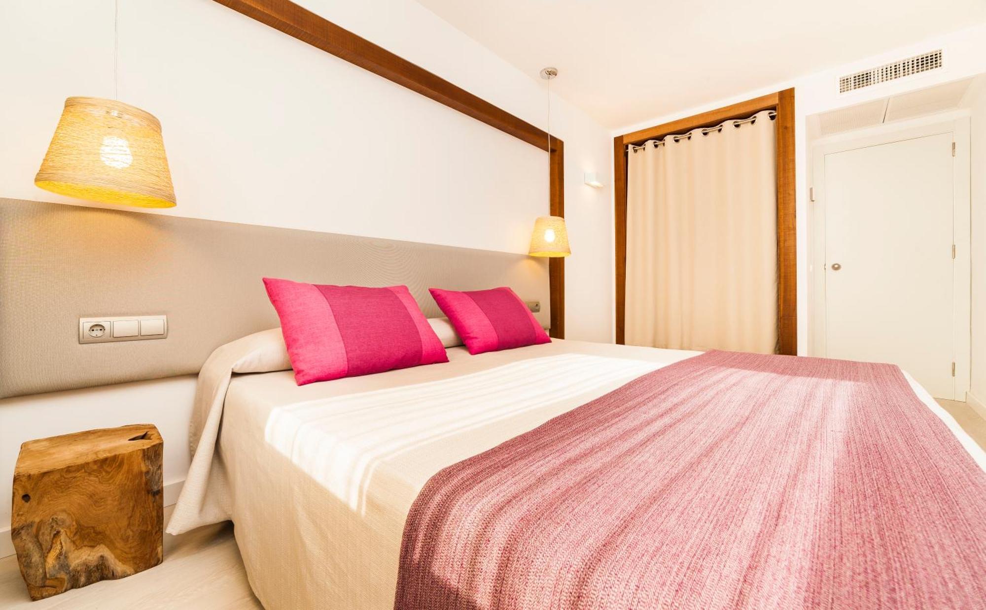 Insotel Club Tarida Playa San José Rum bild